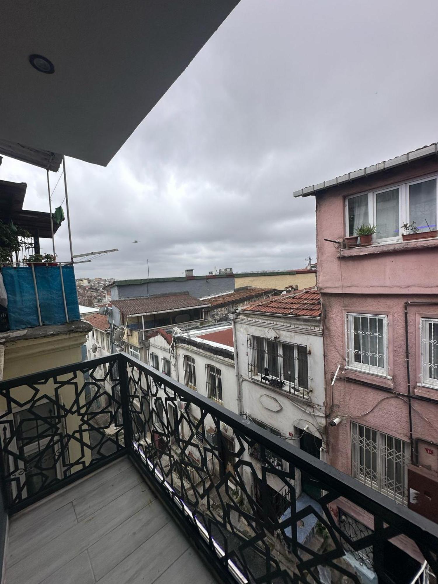 Taksim Larissa * Provincia di Istanbul